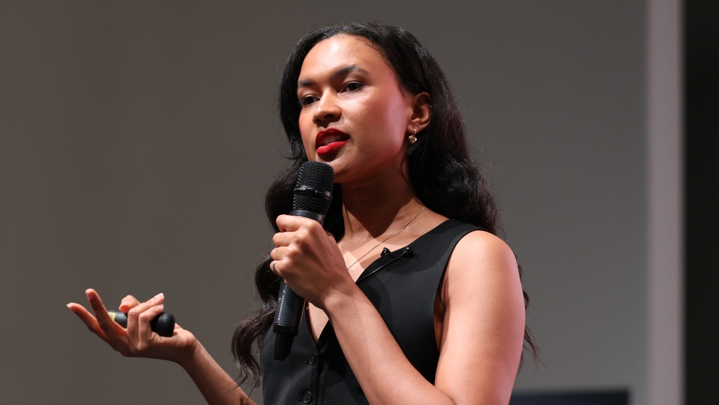 Montrealer wins Canada-wide pitch contest with menstrual pain relief device