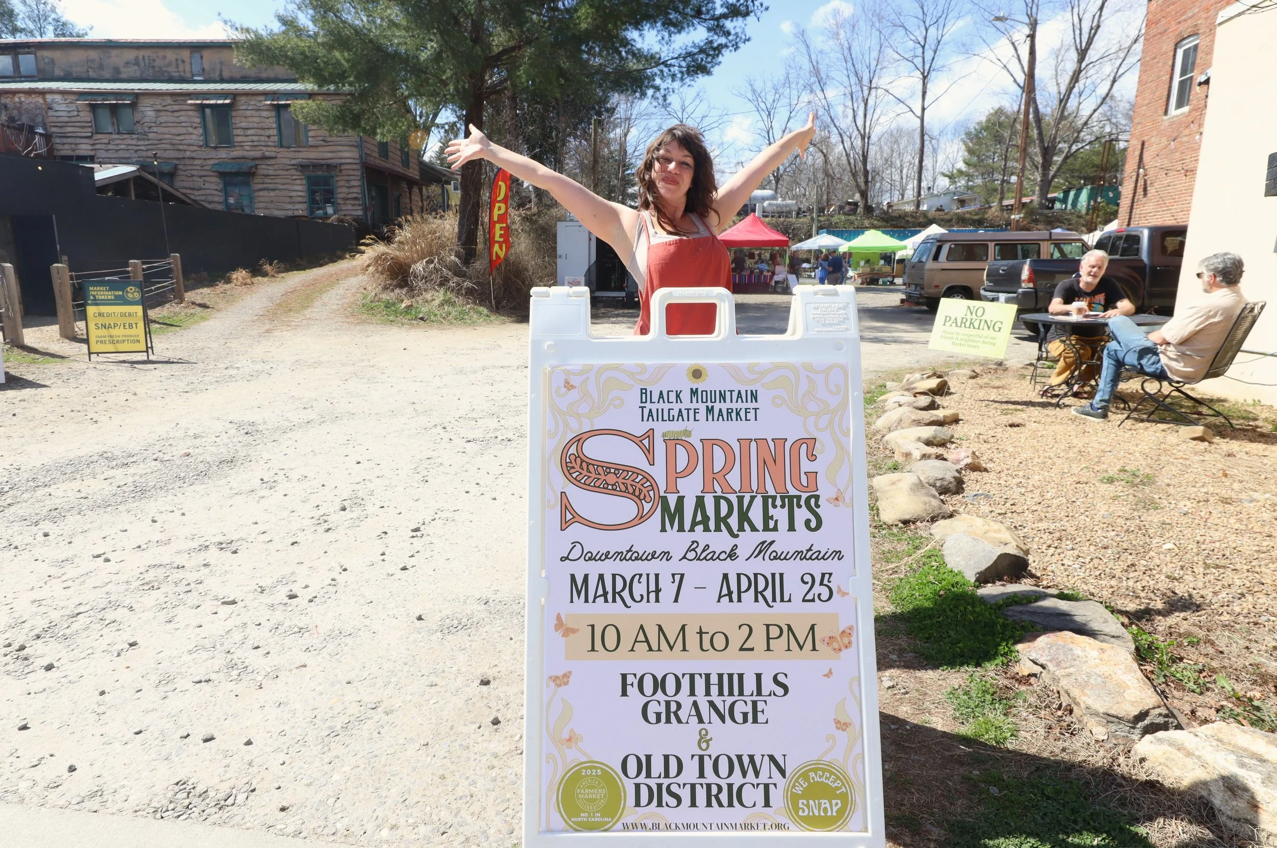 Black Mountain Tailgate Market ‘springs’ up downtown — The Valley Echo