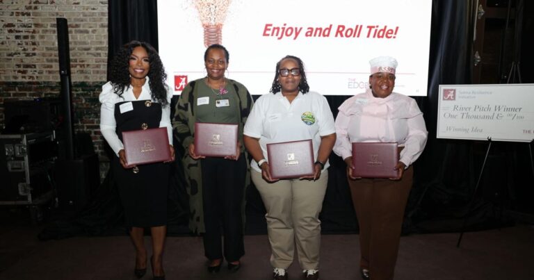 River Pitch business competition awards $1000 to four Selma entrepreneurs